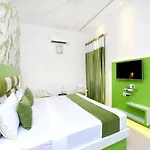 Oyo 16341 Hotel C7