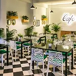 Oyo 13365 Hotel Teg Royal