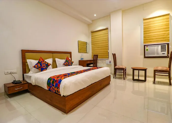 Fabhotel Prime Parisar