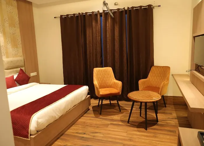 Hotel Crown Savoy, Near Railway Station & Guru Nanak Dev University