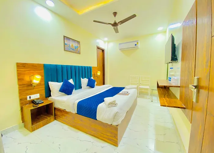 Hotel Holiday First 300 Meter From Golden Temple