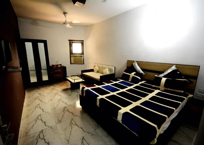 Hotel Mehra Inn