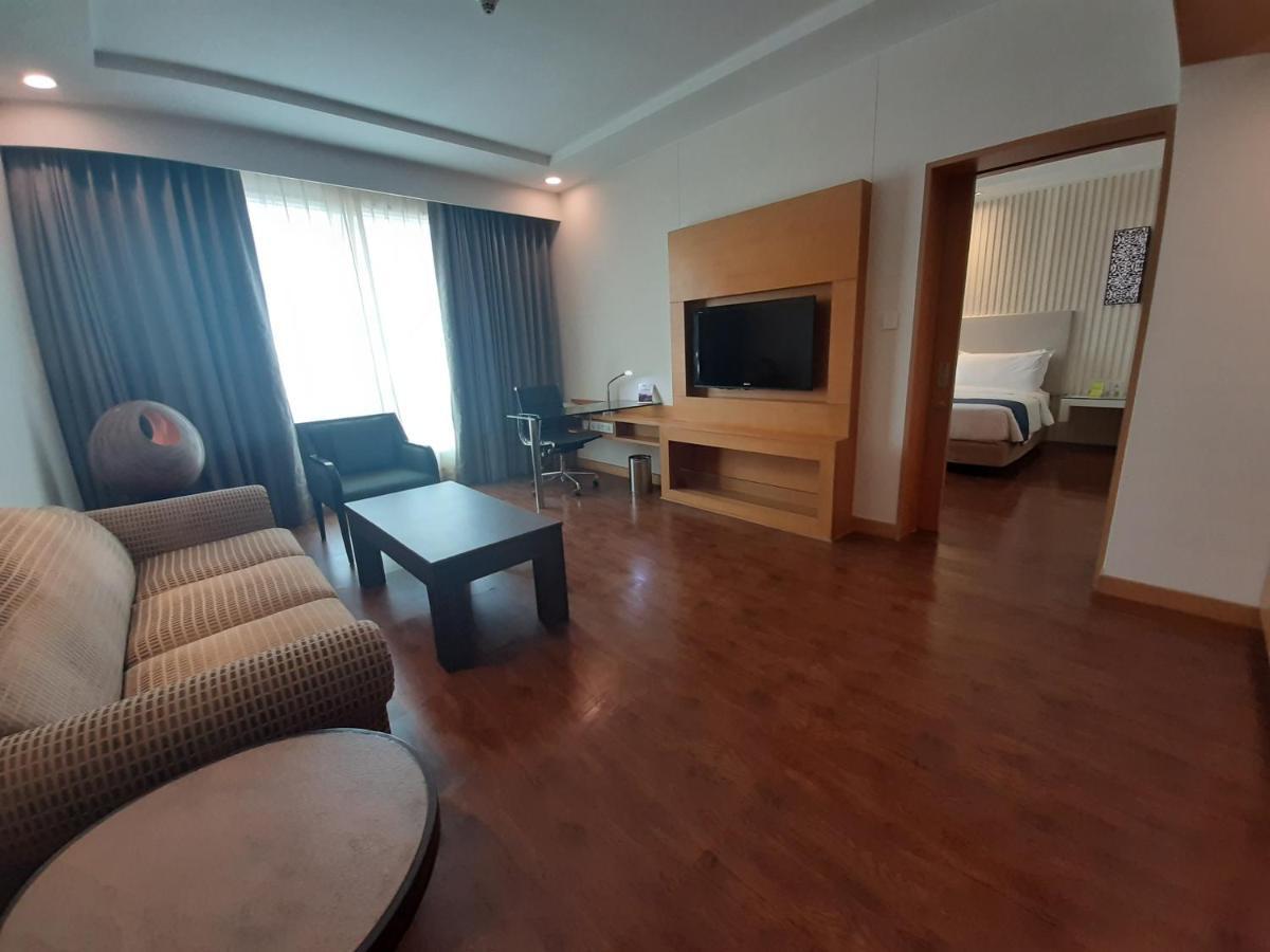 Ranjit Avenue By Ihg 4*