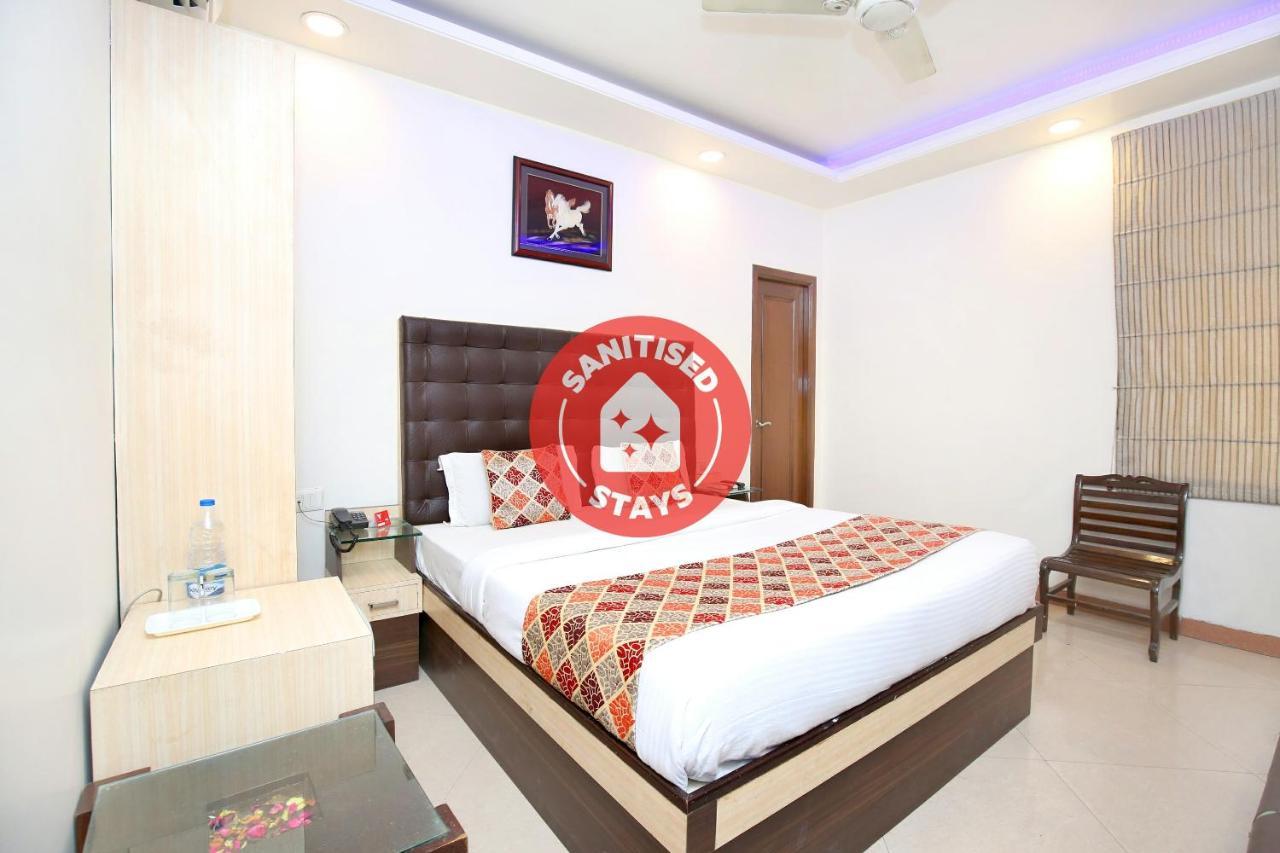 Hotel Oyo 14555 Kay Aar Regency