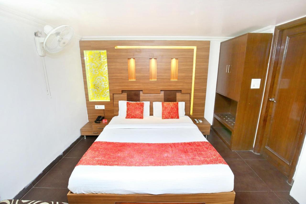 Hotel Oyo 14555 Kay Aar Regency