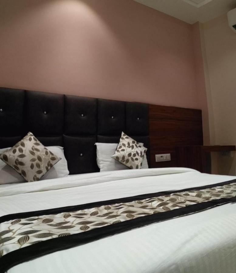 Anchit - Walking Distance To Golden Temple