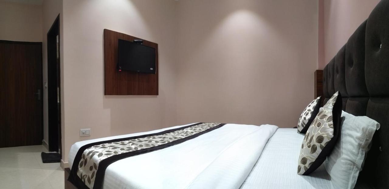 Anchit - Walking Distance To Golden Temple Hotel Amritsar