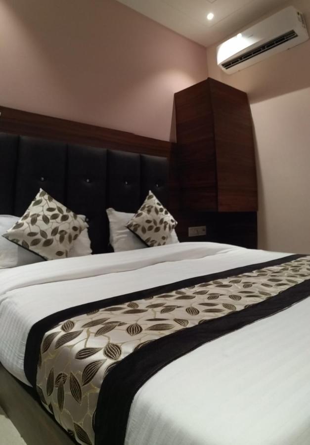 Anchit - Walking Distance To Golden Temple