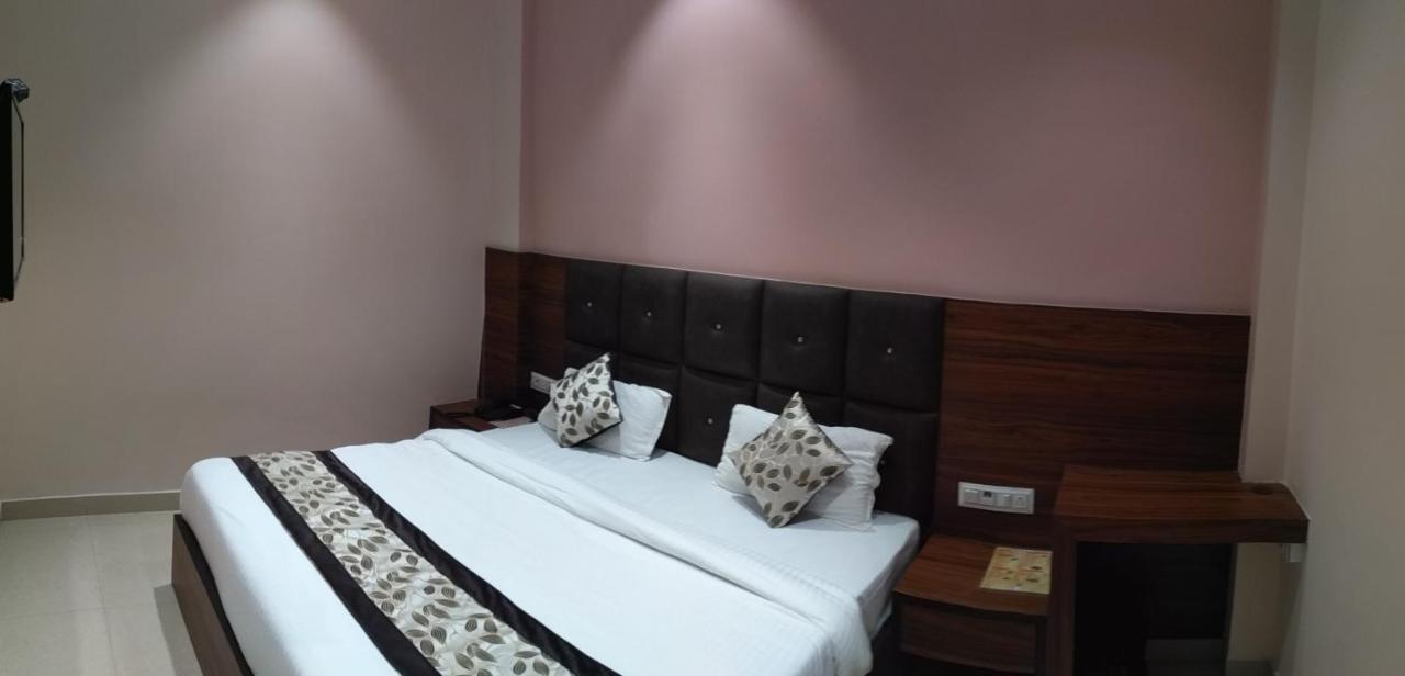 Anchit - Walking Distance To Golden Temple Hotel