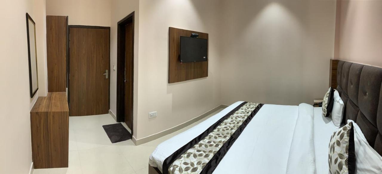 Anchit - Walking Distance To Golden Temple