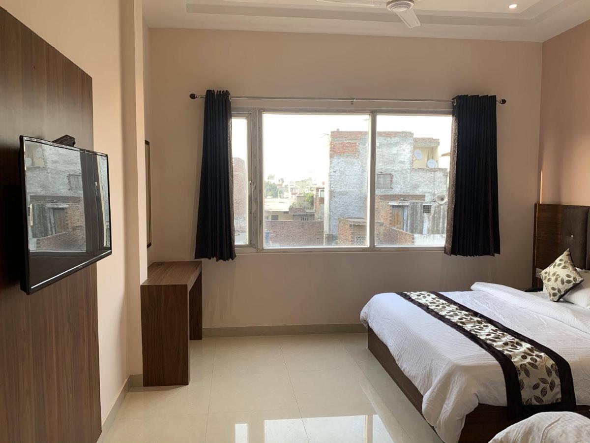 Anchit - Walking Distance To Golden Temple Hotel
