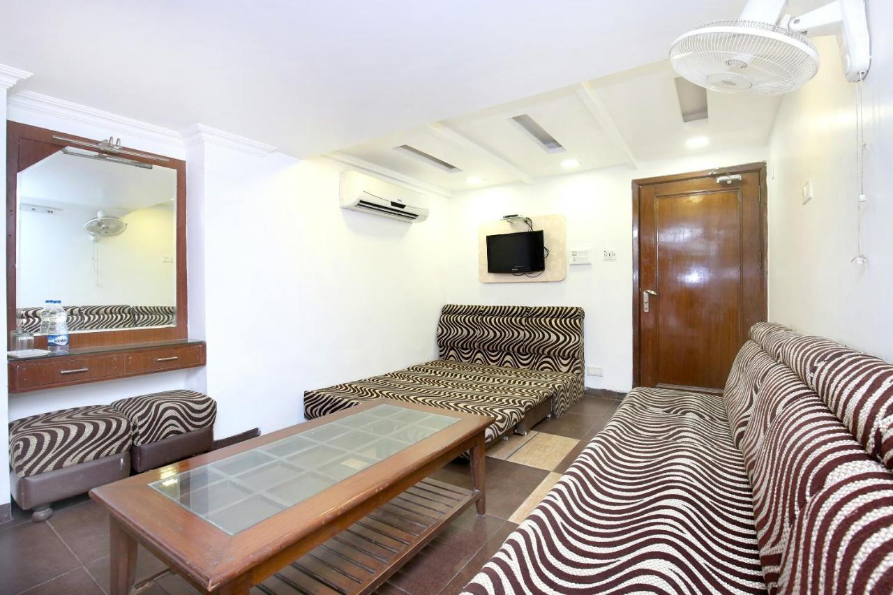 Oyo 14555 Kay Aar Regency Hotel 3*