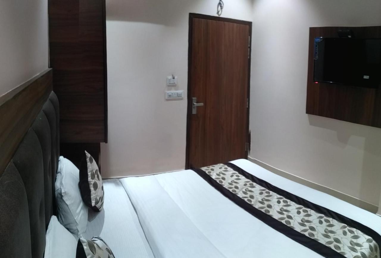 Anchit - Walking Distance To Golden Temple Hotel