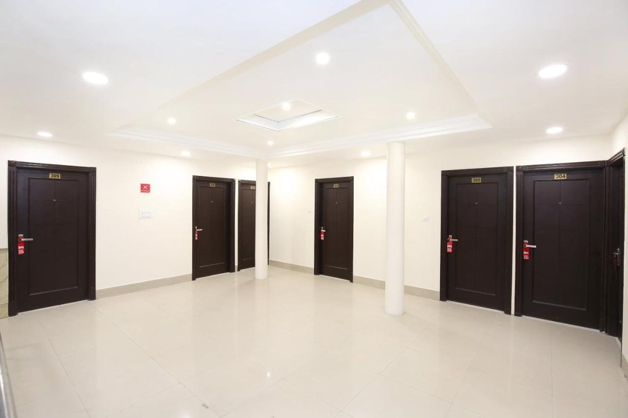 Oyo 12354 Sangreela Hotel