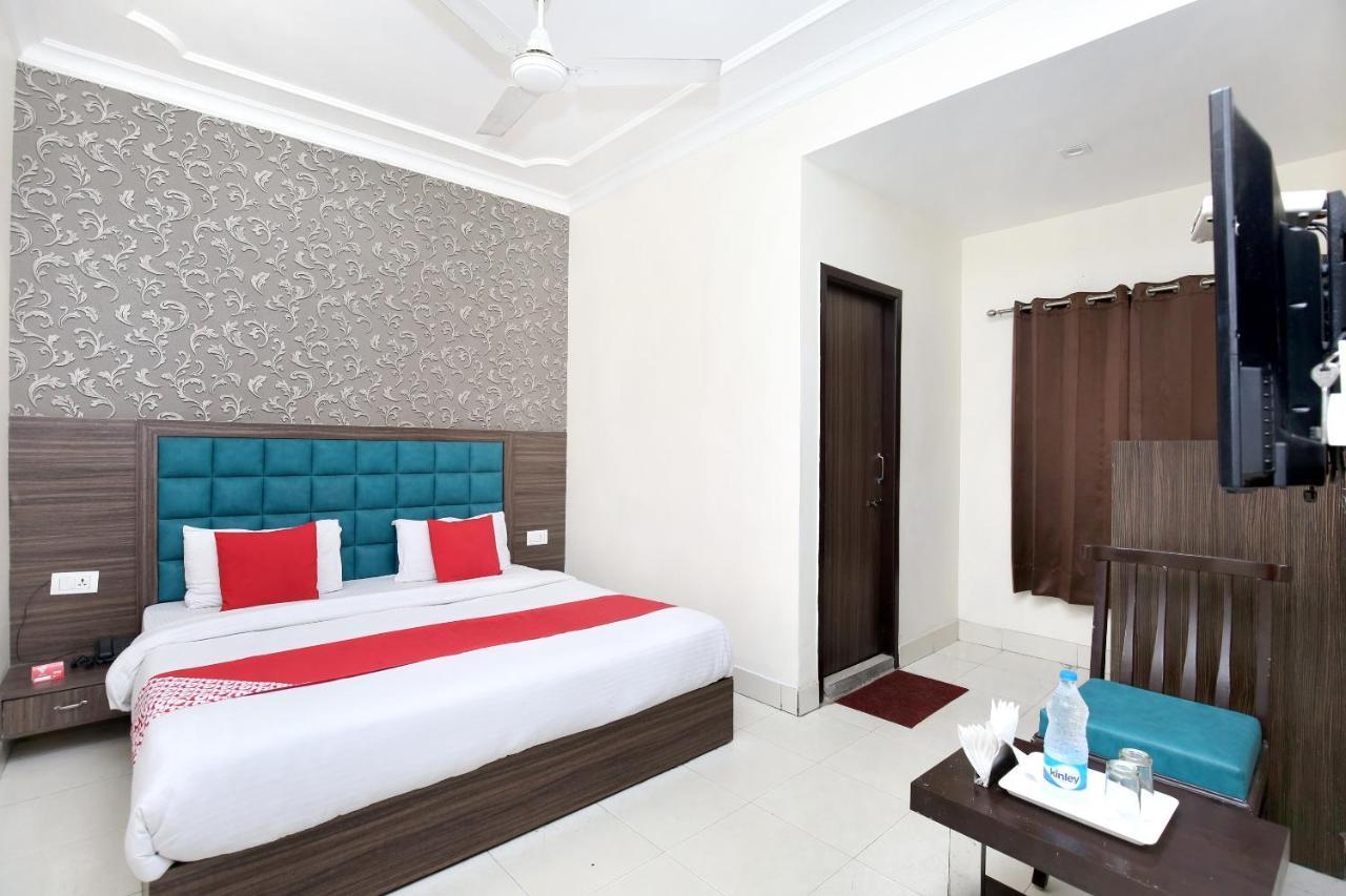 Hotel Oyo 12354 Sangreela 3*