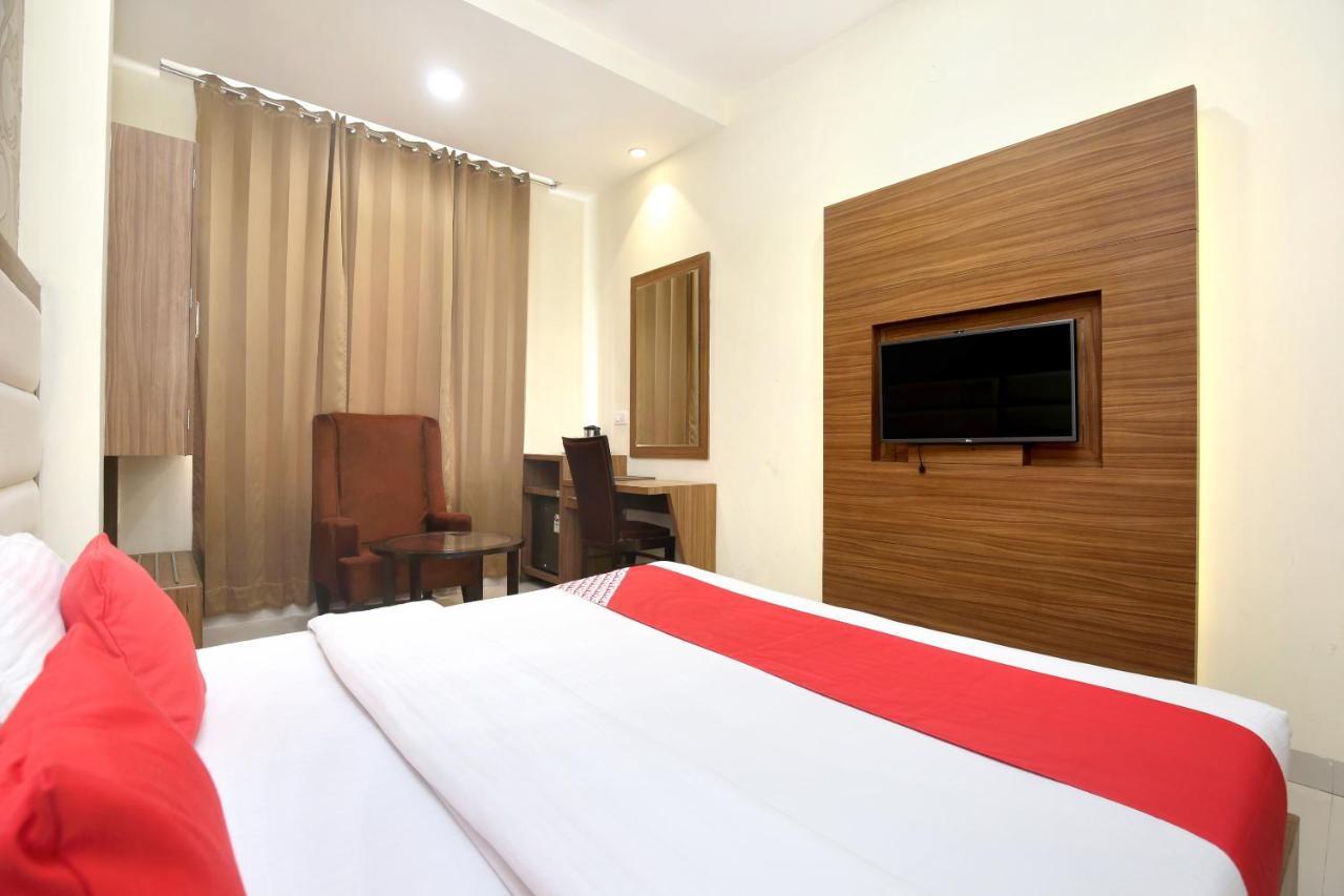 Hotel Capital O 8510 Welcome 3*