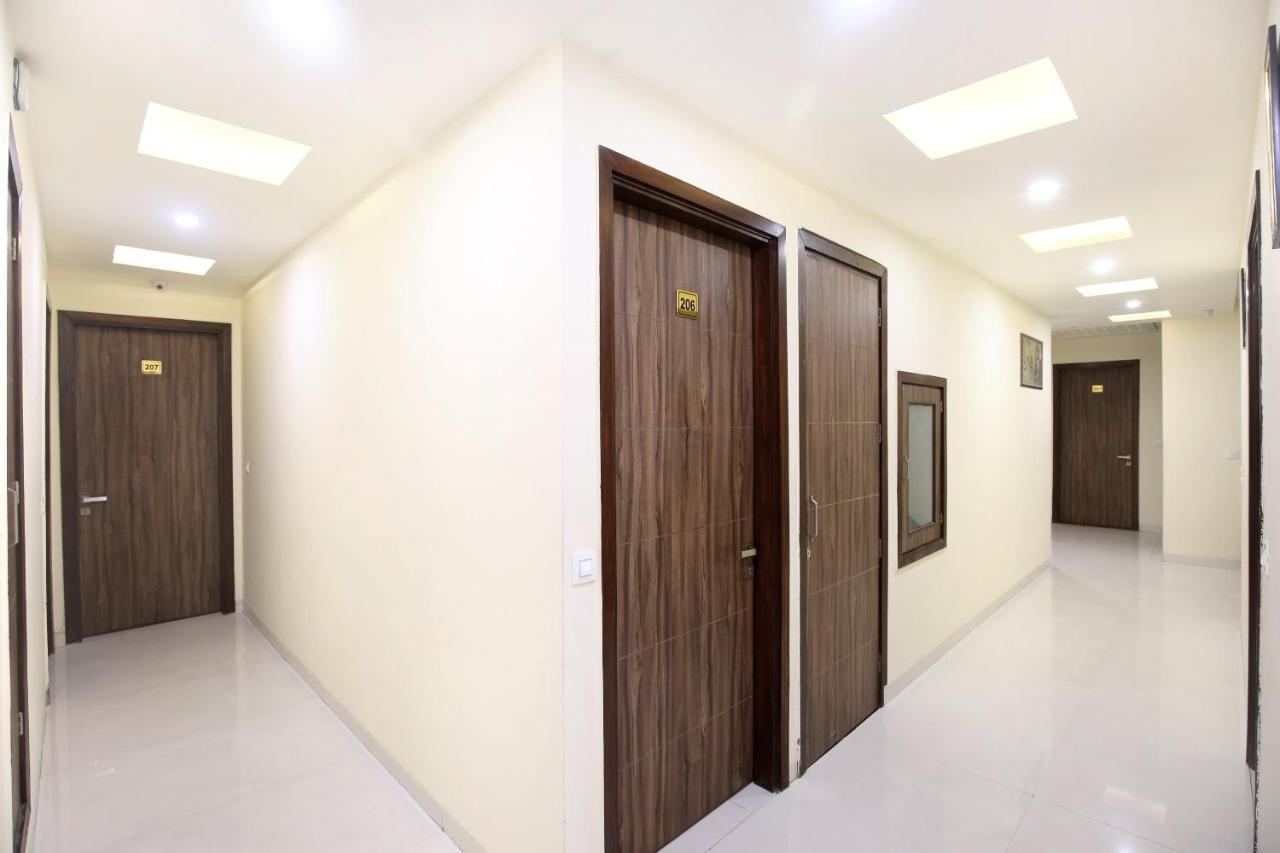 Hotel Capital O 8510 Welcome 3*