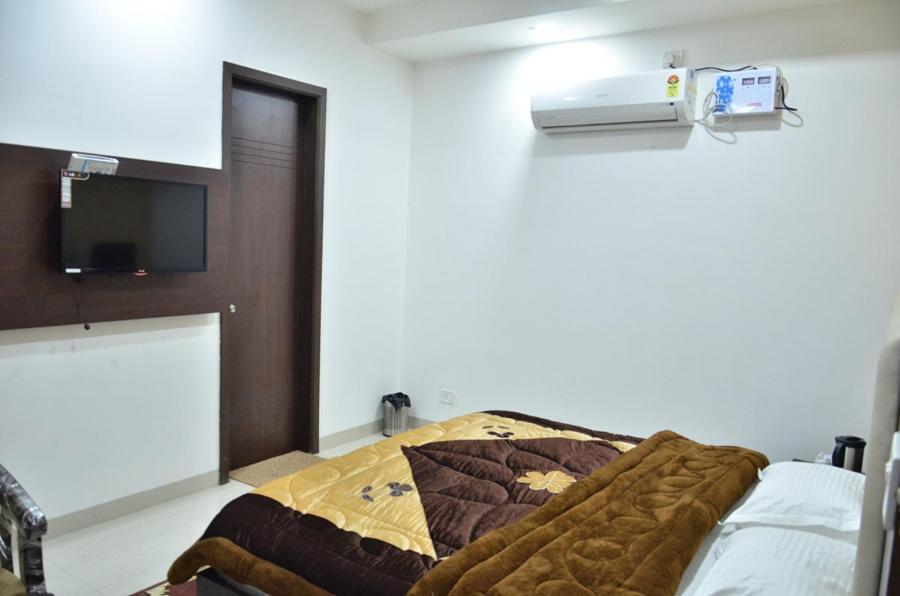 Hotel Popular Amritsar