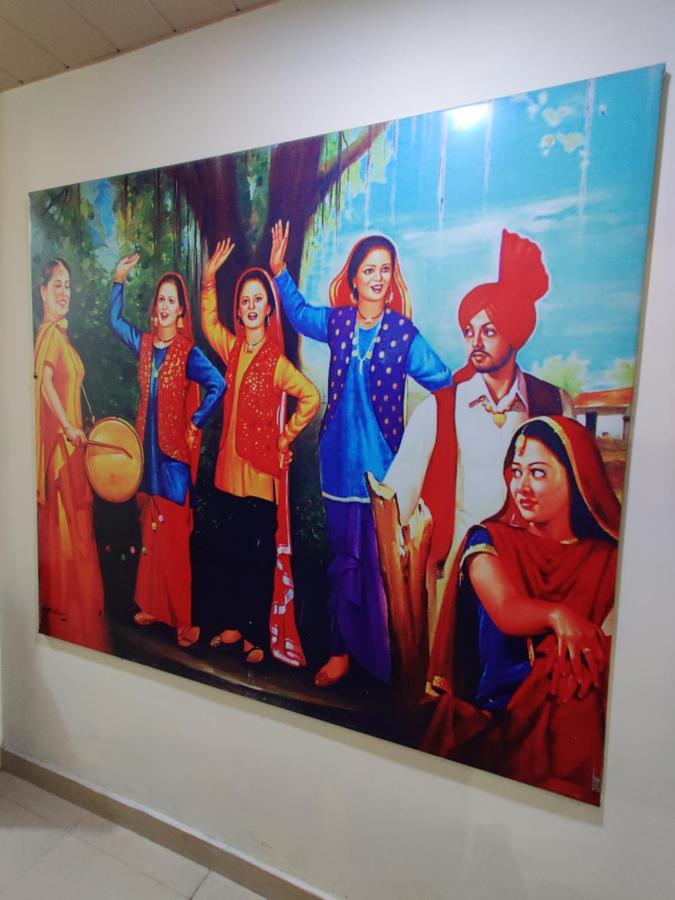 Rujhan - Just 2 Minute Walking Distance From Golden Temple *