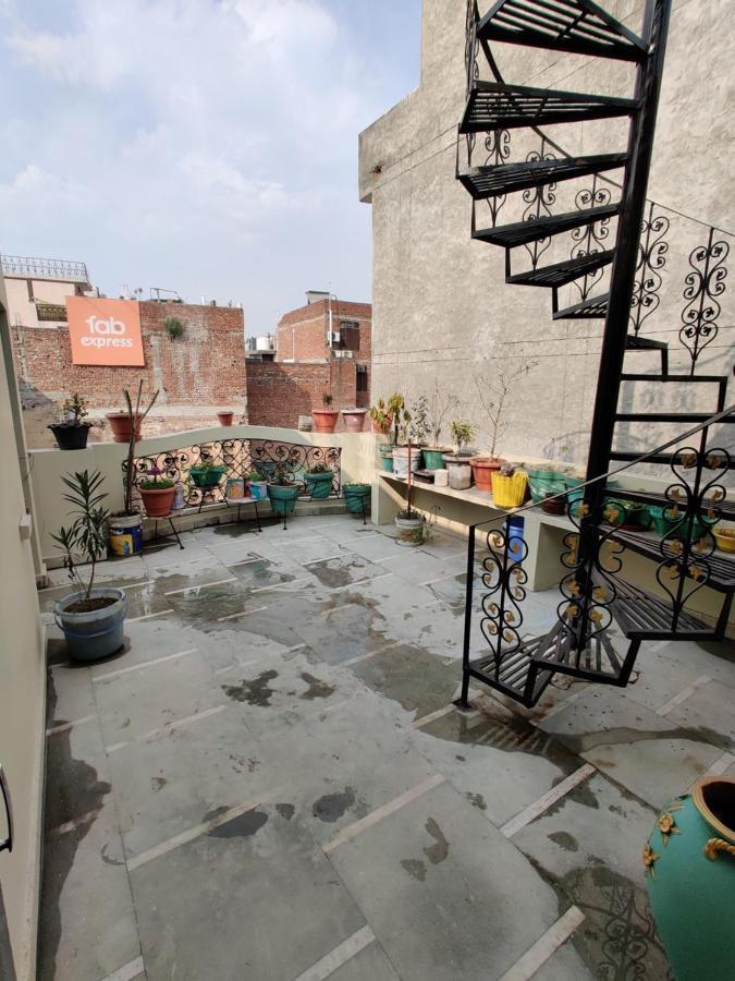 Vrinda Apartment *