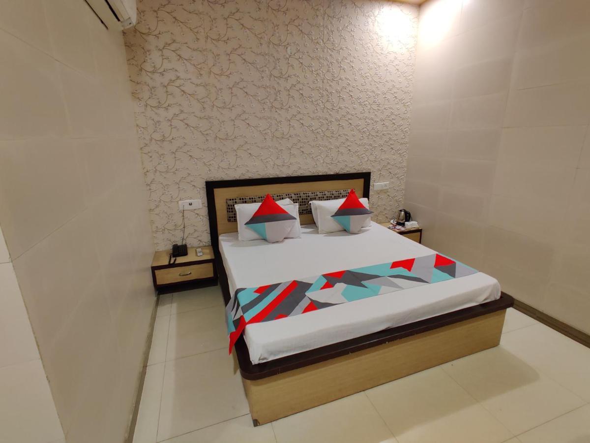 Vrinda Apartment *