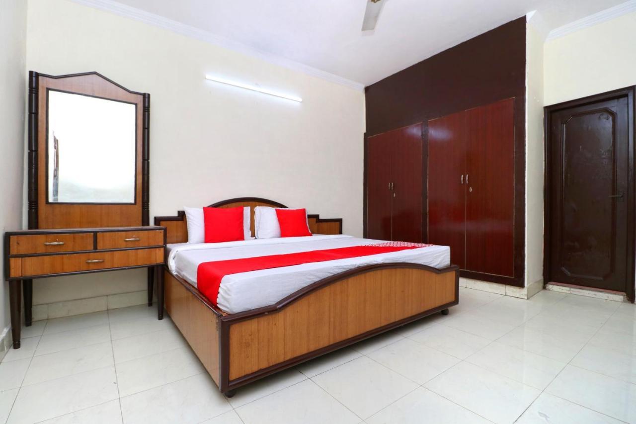 Oyo 24326 Ab Hotel 3*