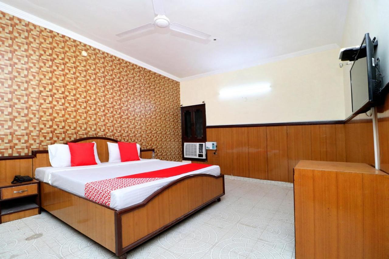 Hotel Oyo 24326 Ab