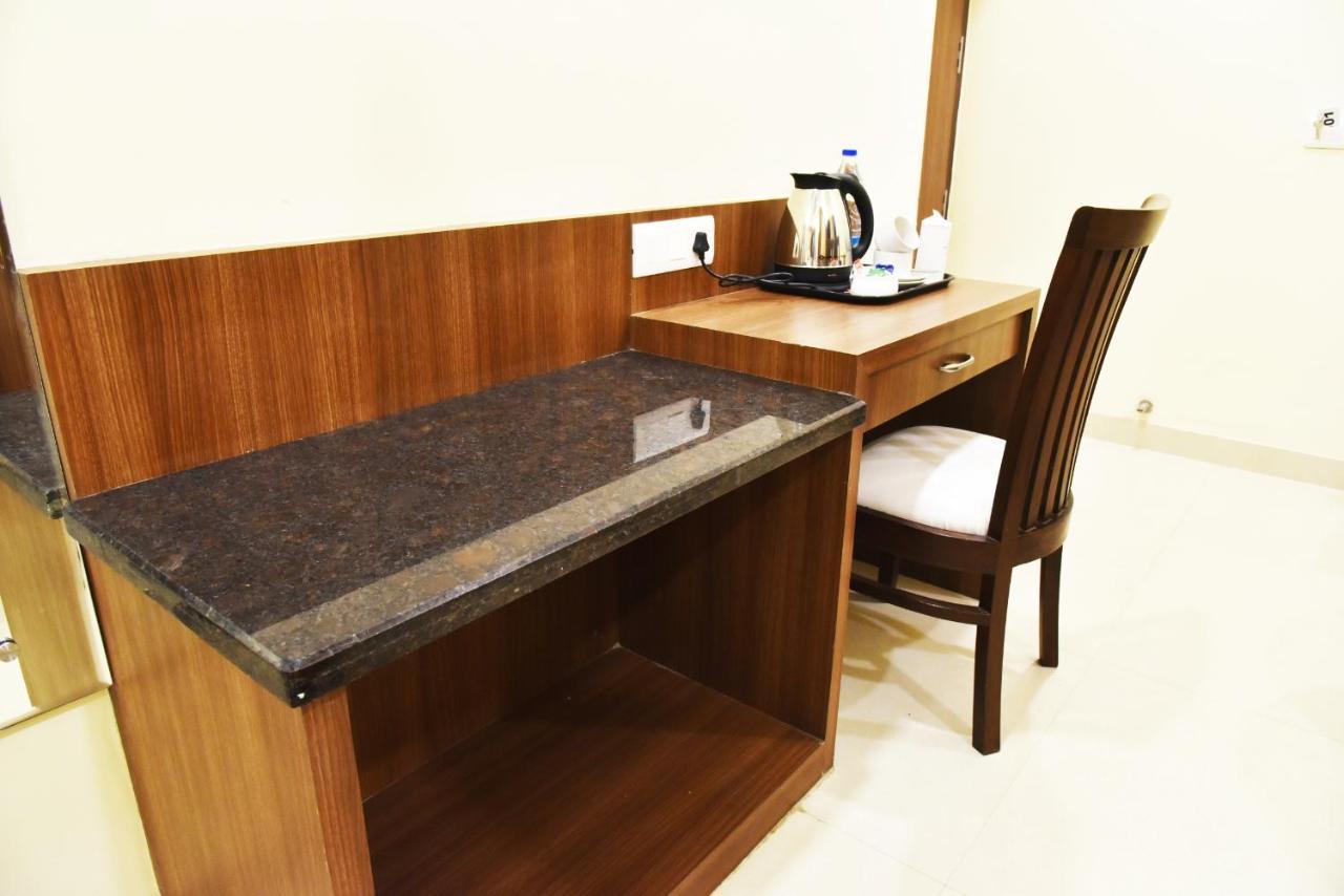 International 2 Min Walk From Bus Stand 3*