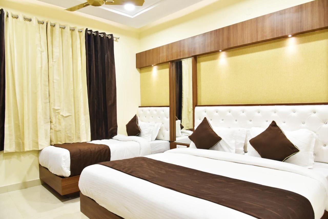 International 2 Min Walk From Bus Stand 3*