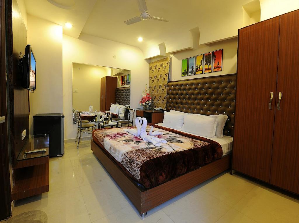 Hotel Pearl & Amritsar