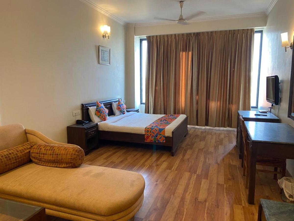 Surya Residency Hotel 3*