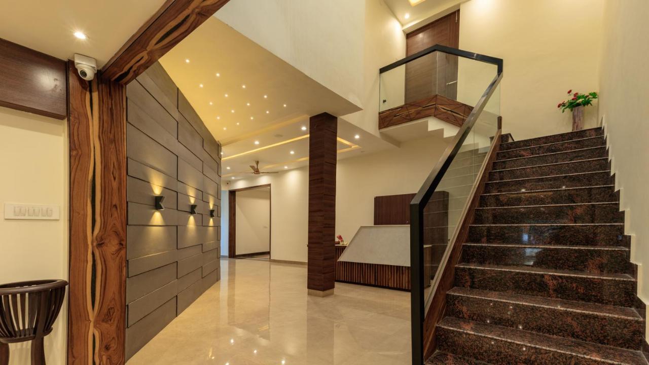 De Manora Homes - Unpretentious With A Garden , Posh Area Ranjit Avenue 4*