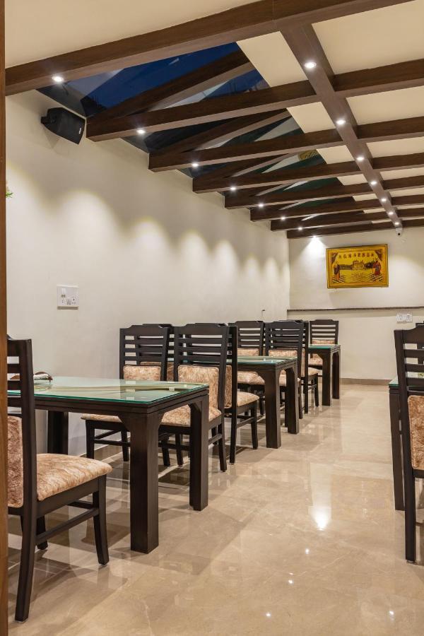 De Manora Homes - Unpretentious With A Garden , Posh Area Ranjit Avenue Hotel 4*