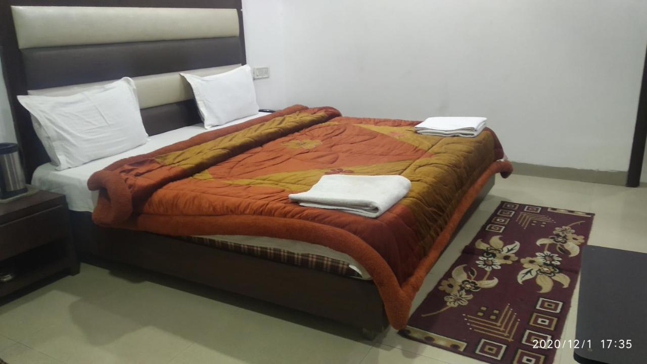Hotel Popular Amritsar