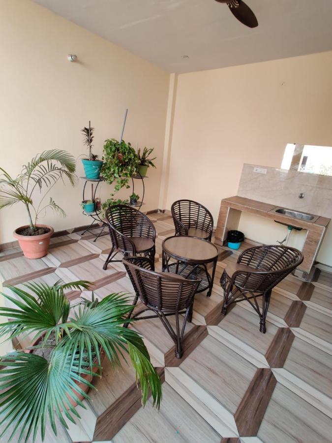 Vrinda Apartment *