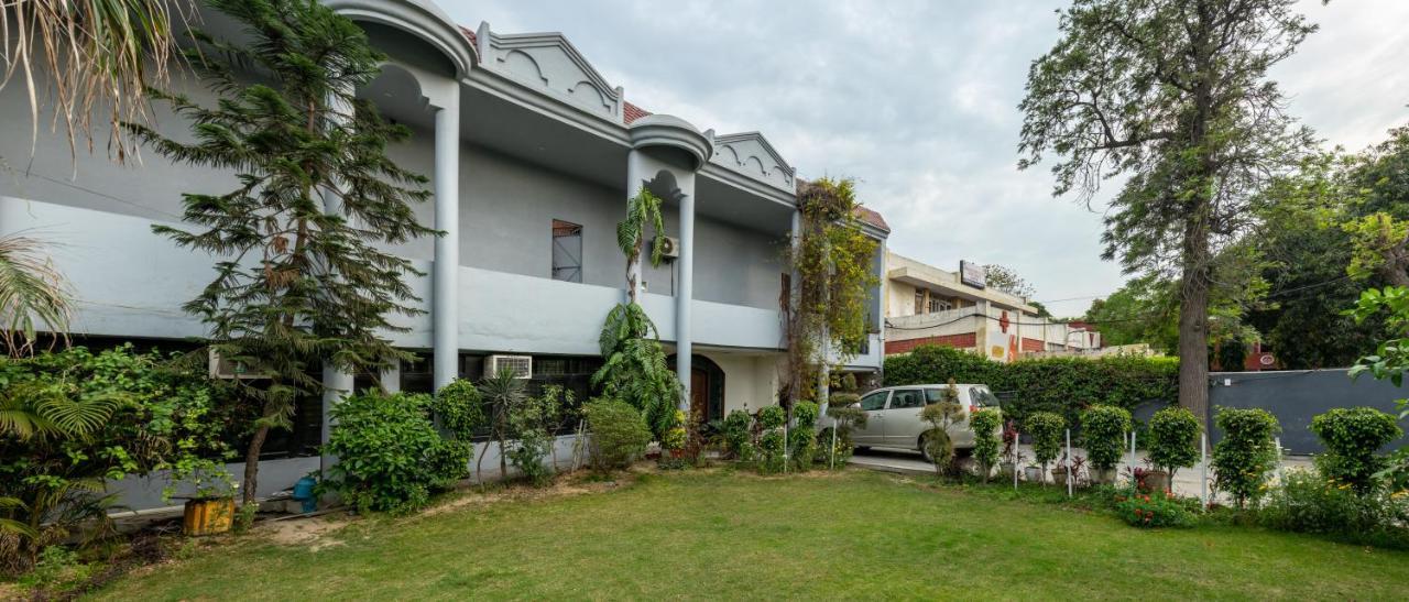 De Manora Homes - Unpretentious With A Garden , Posh Area Ranjit Avenue 4* Amritsar