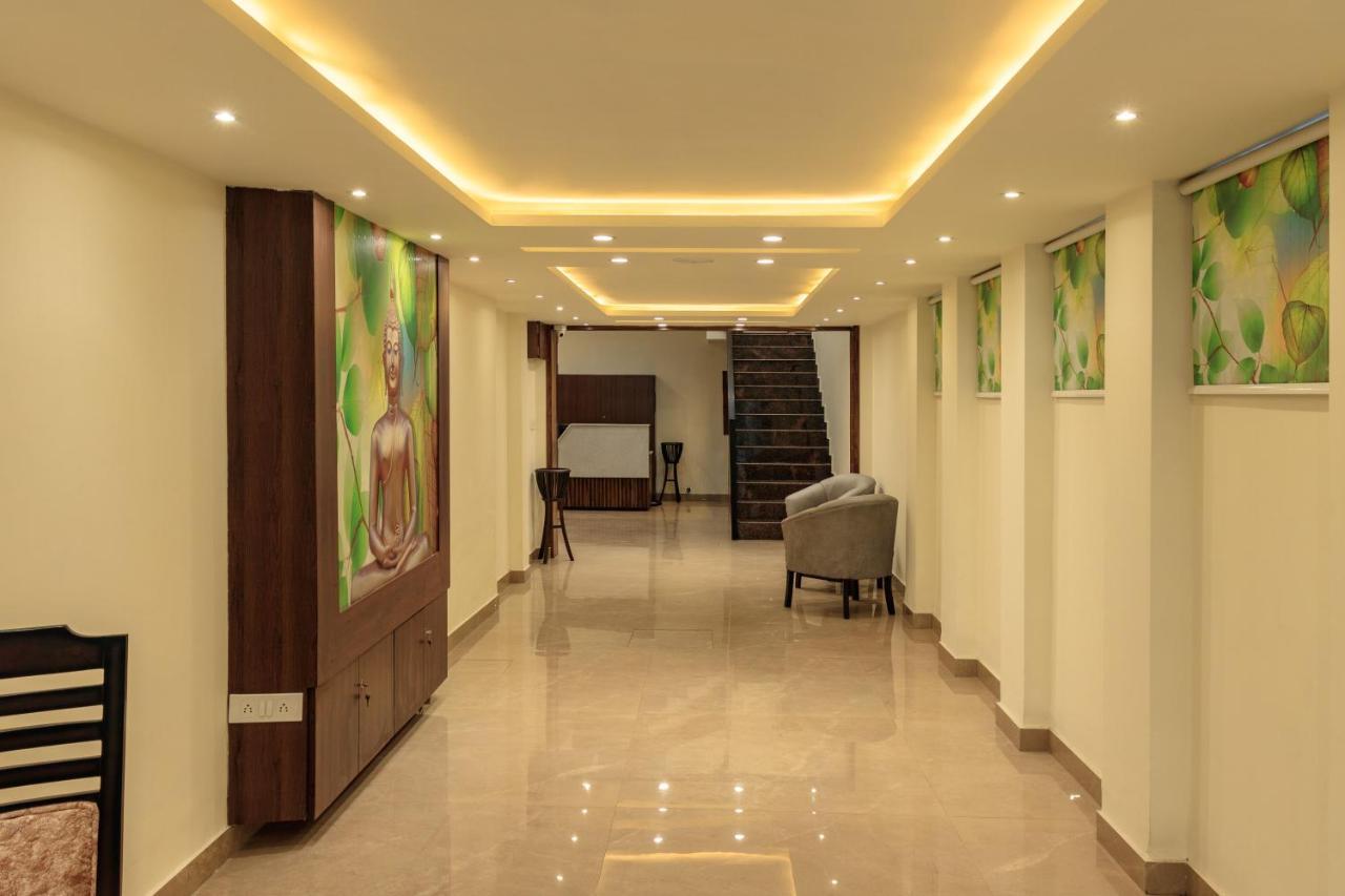De Manora Homes - Unpretentious With A Garden , Posh Area Ranjit Avenue Hotel
