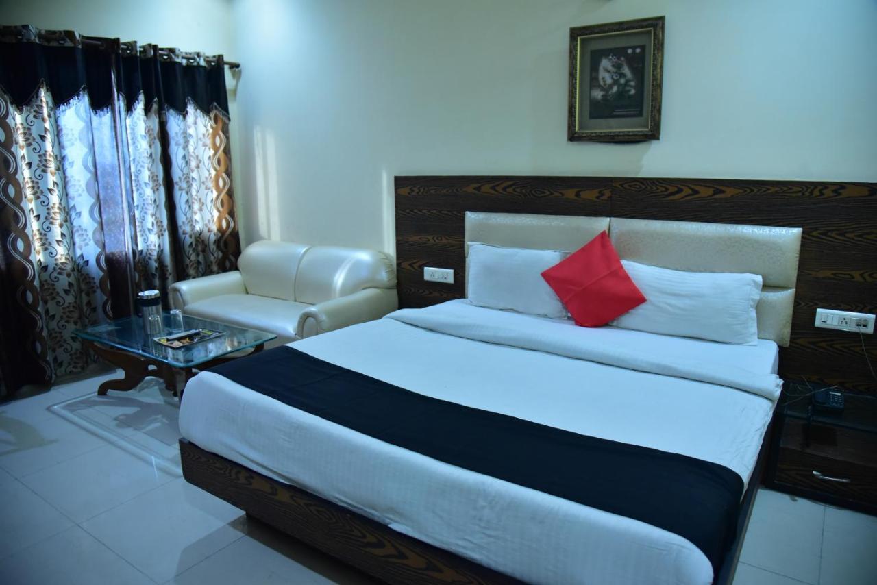 Hotel Sanjog International 3*