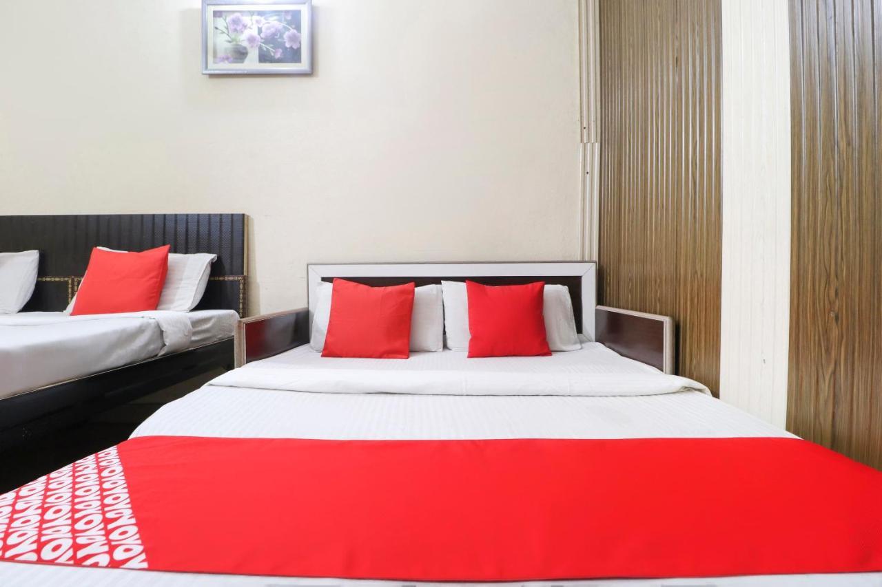 Hotel Oyo 12259 Radha Krishan 3*