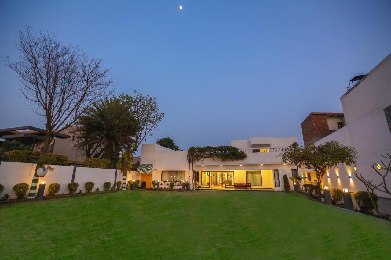 Housewood Villas