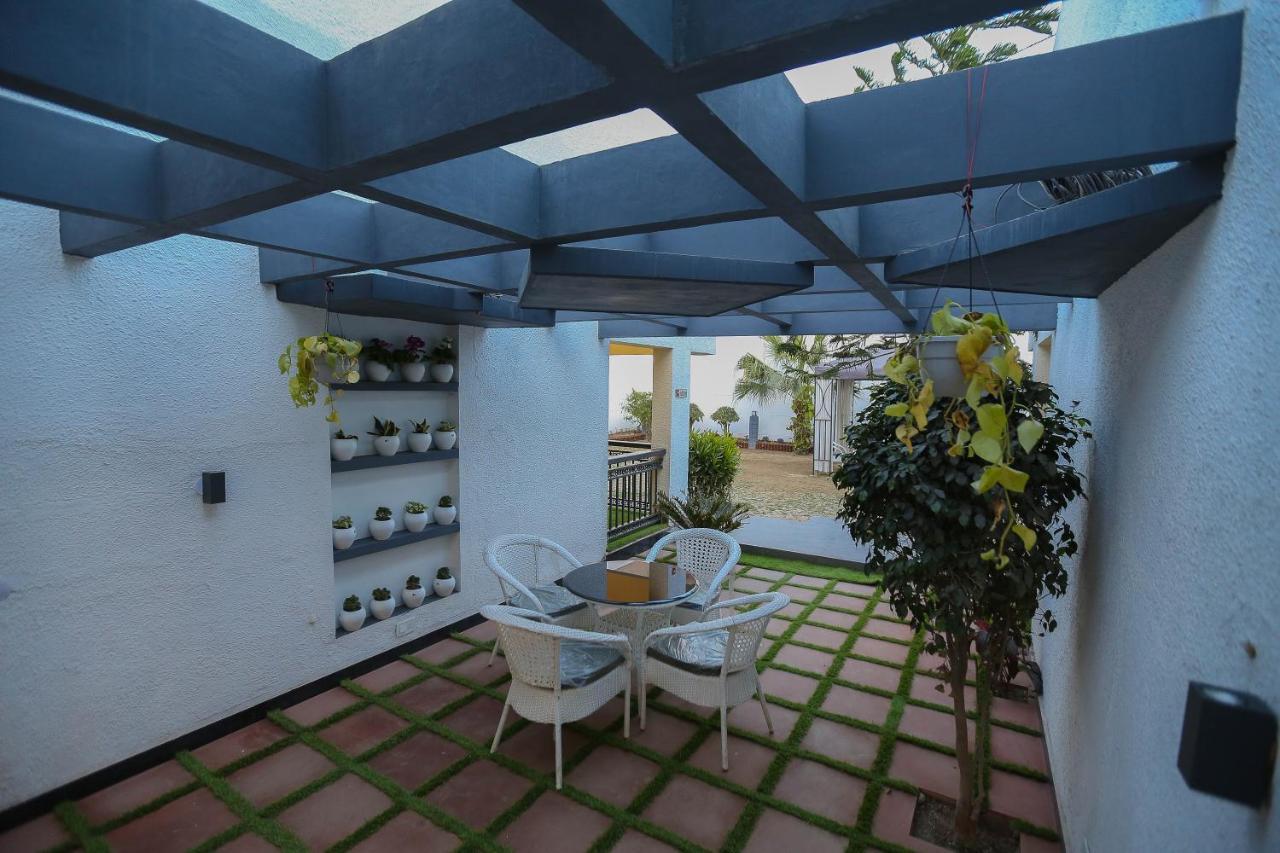 Housewood Villas