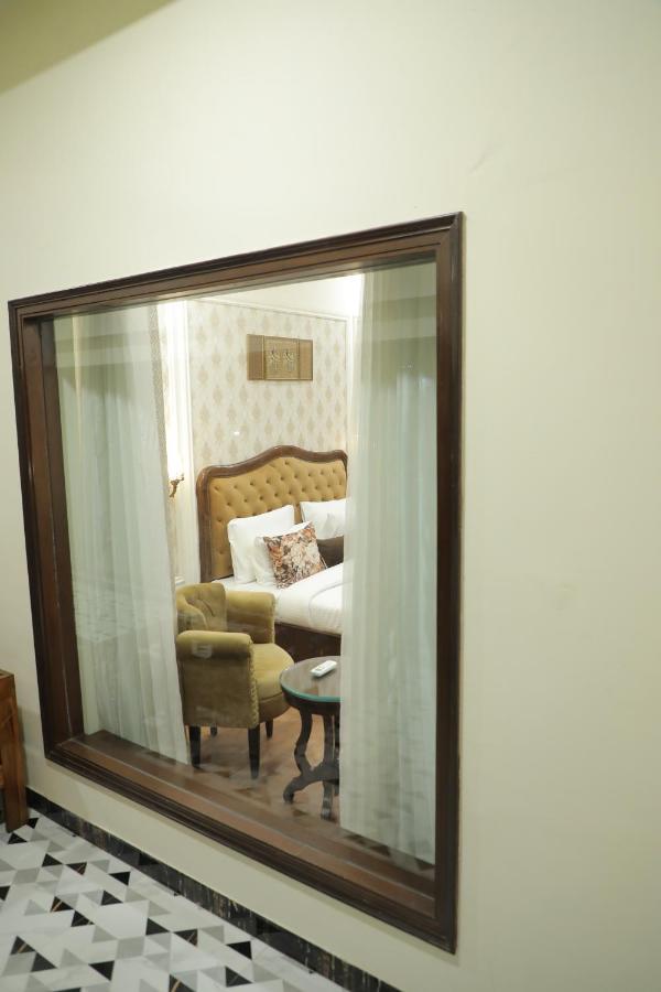 Housewood Villas *