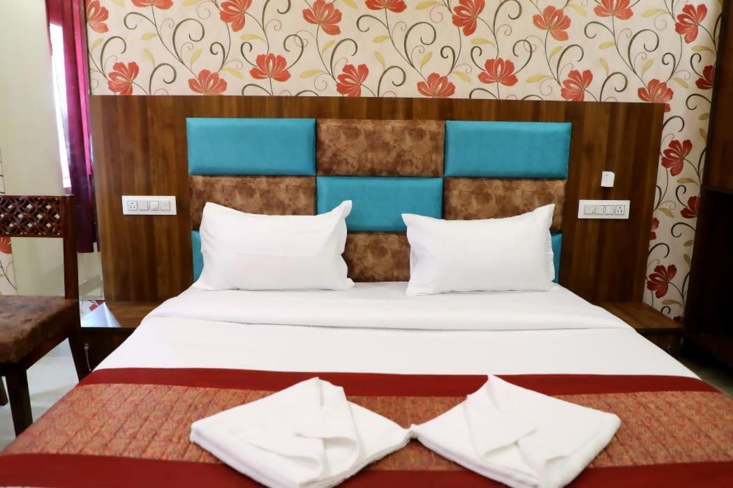 Hotel Hotel Royal Villa II By Shrigo Hotels 4*