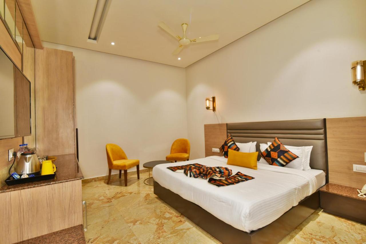 Hotel Infa - 400m From Golden Temple 3*