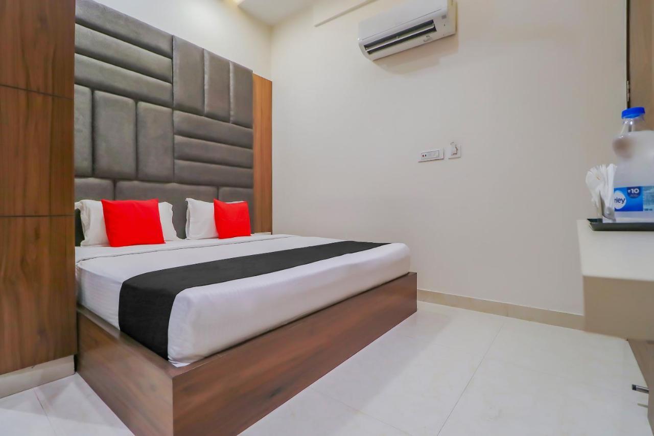 Capital O Western Galaxy Hotel 3*