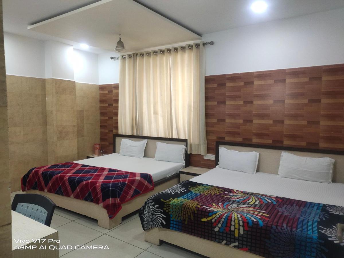 Raj Tirath Niwas Hotel