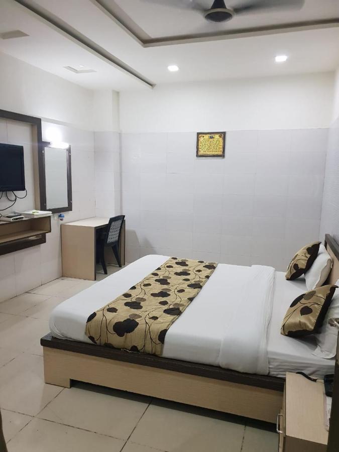 Raj Tirath Niwas 3*