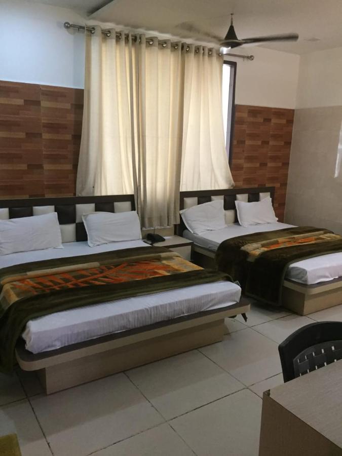 Hotel Raj Tirath Niwas 3*
