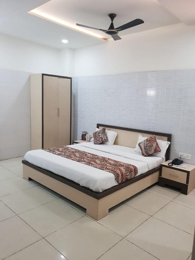 Raj Tirath Niwas 3*