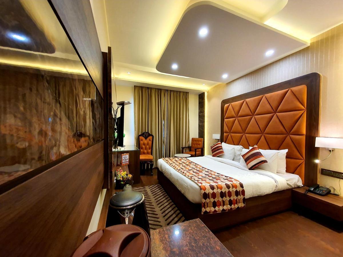 Makhan Residency